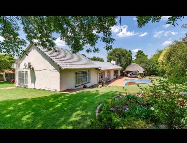 3 BEDROOM HOUSE FOR SALE IN LOMBARDY EAST